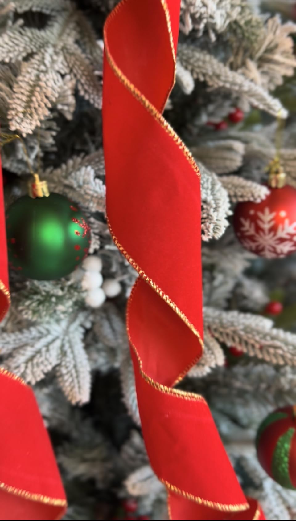 47in Velvet Red Bow for Christmas Tree Topper with 4 Long Tails, Waterproof Large Velvet Christmas Bows with Gift Box for Front Door, Garage, Car, Door, House Holiday Decoration