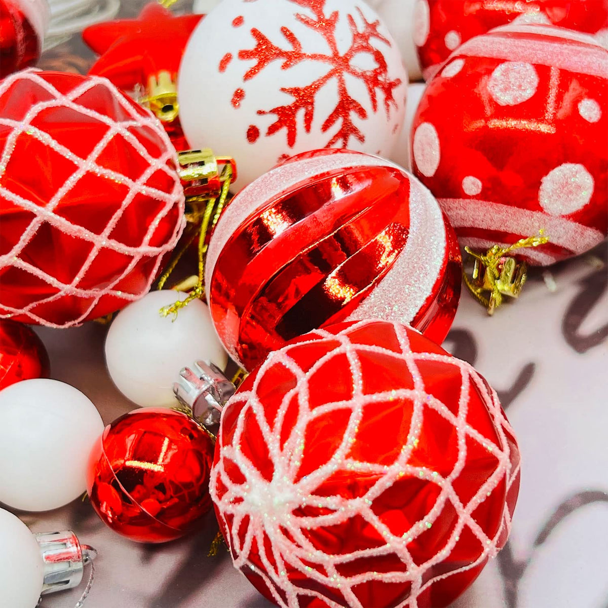 46Ct Red White Christmas Tree Ball Assorted Ornaments Pendants, 2.4" Christmas Shatterproof Shine Ball Decoration for Christmas Tree Holiday