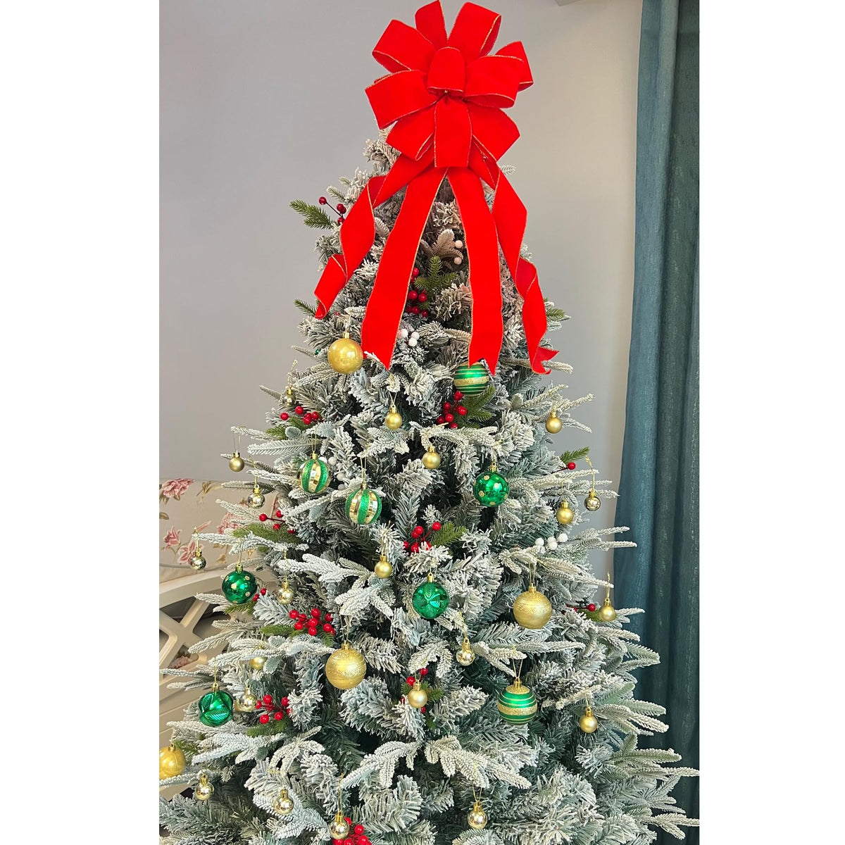 2 Pcs Red Velvet Christmas Tree Bows - Gold Wired Long Tails Christmas Tree Topper with Colorful Gift Box, Ideal for Wreath Floral Decoration, Wedding Birthday Holiday Party